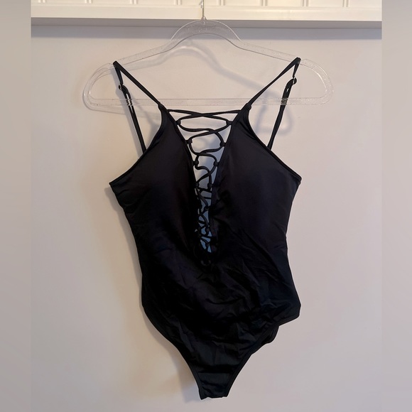 La Blanca Swim La Blanca Strappy Plunge Onepiece Swimsuit Poshmark